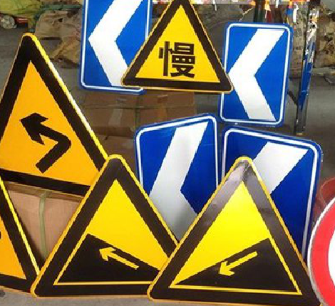 太湖标识标牌中颜色的确定是很重要的。