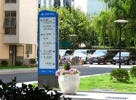 太湖哪些因素影响宣传栏的制作？